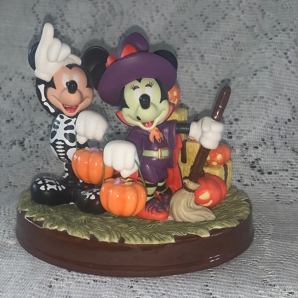 Art of Disney Gallery Halloween Mickey Limited Edition 331/500 & artist signed - Picture 2 of 16